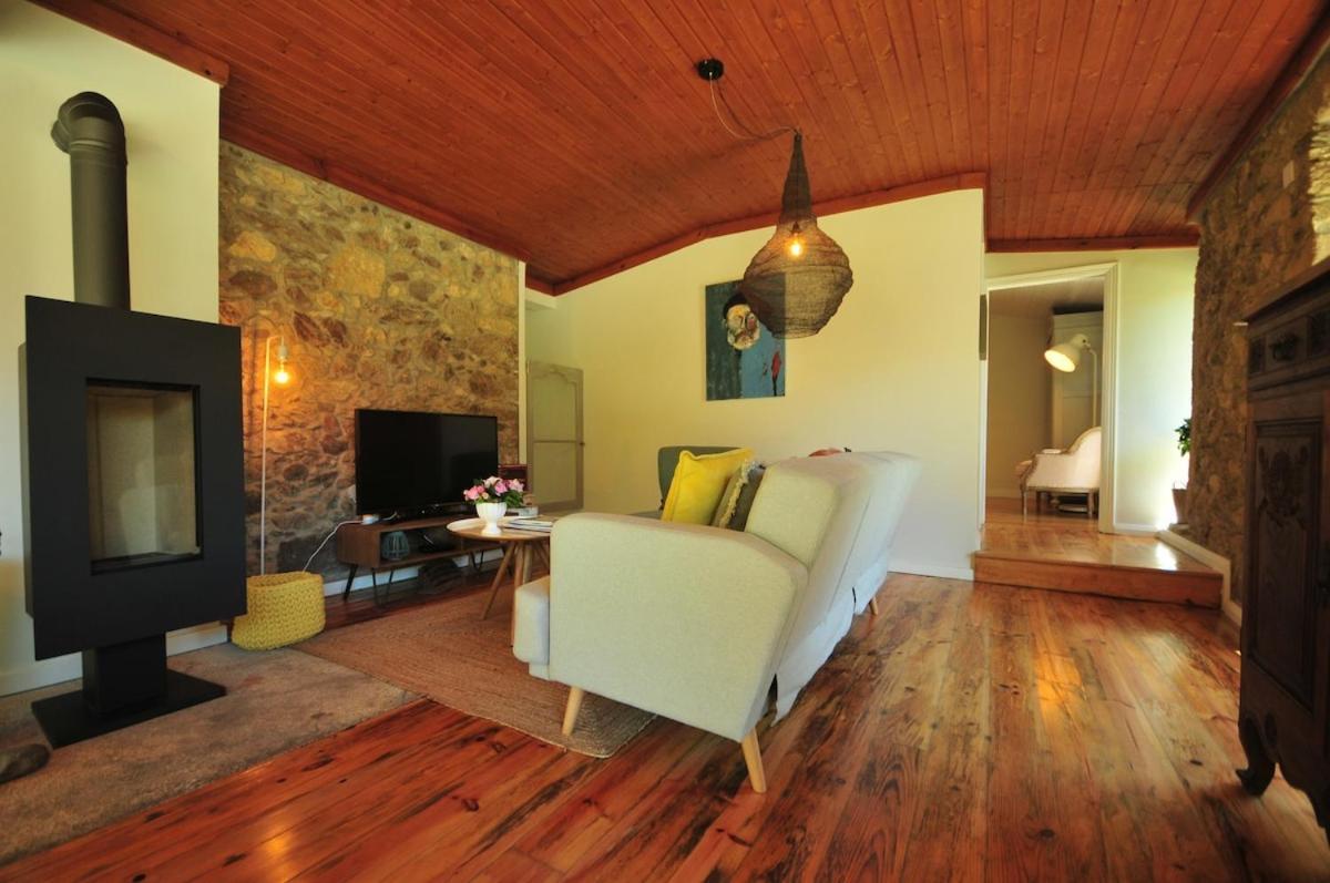Casas De Santiago Villa วีลาโนวา เด เซอร์เวย์รา ภายนอก รูปภาพ